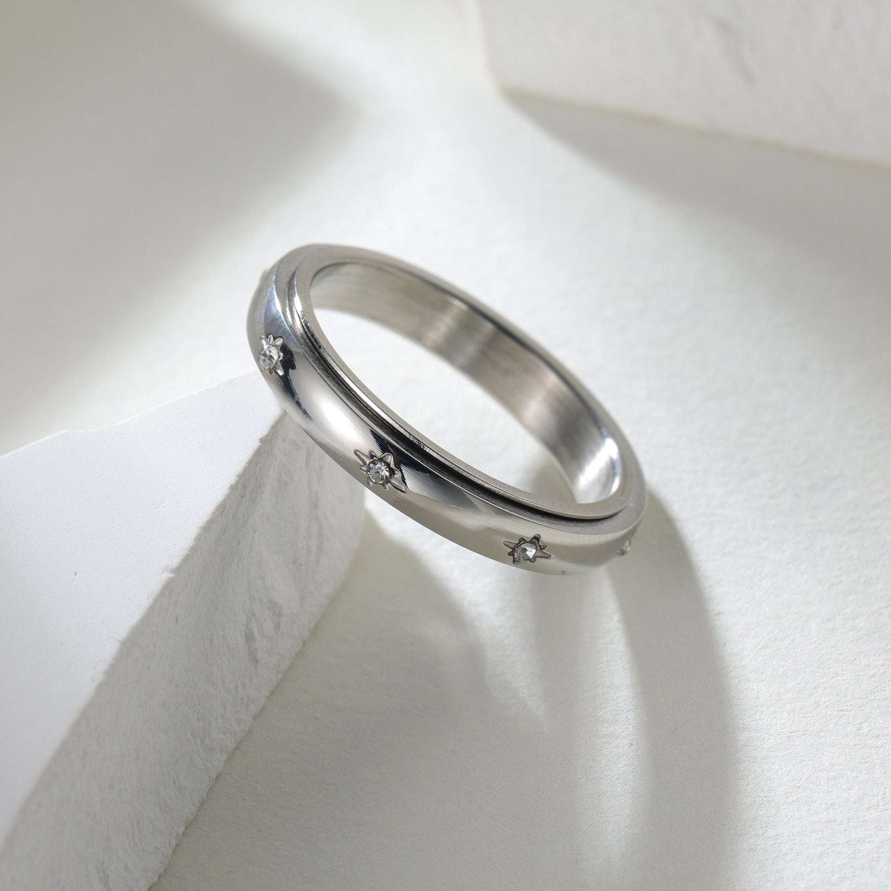 1pc Elegant Stainless Steel Rotating Ring for Couples - Minimalist French Style with Sparkling Cubic, Unisex Design for a Festive Look, Valentine'S Day Gift|Festive Ring|Durable Band, Couple Jewelry
