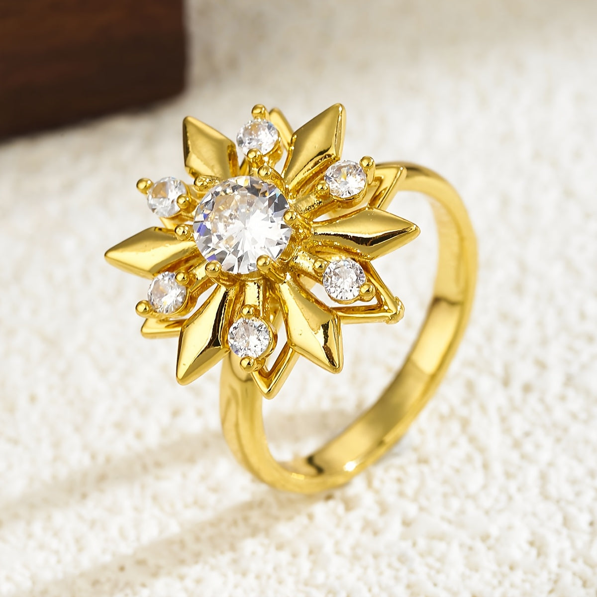 [Luxury Adjustable Ring] Luxury 1pc Stainless Steel Adjustable Ring | Rotatable Flower Design with Synthetic Cubic Zirconia, Sparkling Open Band Jewelry for Women | Perfect for Valentine's Day & Music Festivals